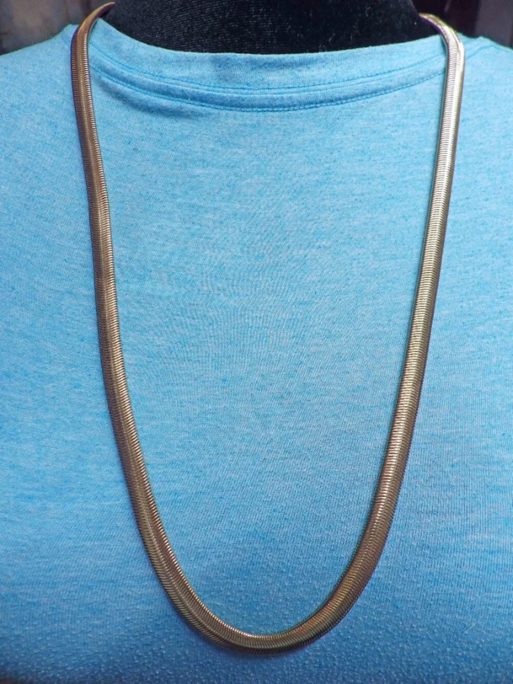Lot of Gold Tone Chain/Necklaces 4 Necklaces & pr of earrings 720G2